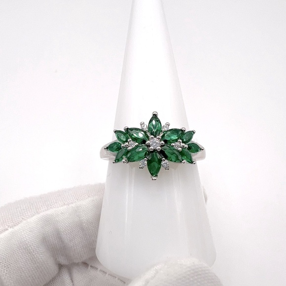 Jewelry - .925 Sterling Silver Rhodium Plated Green Cz Flower Ring